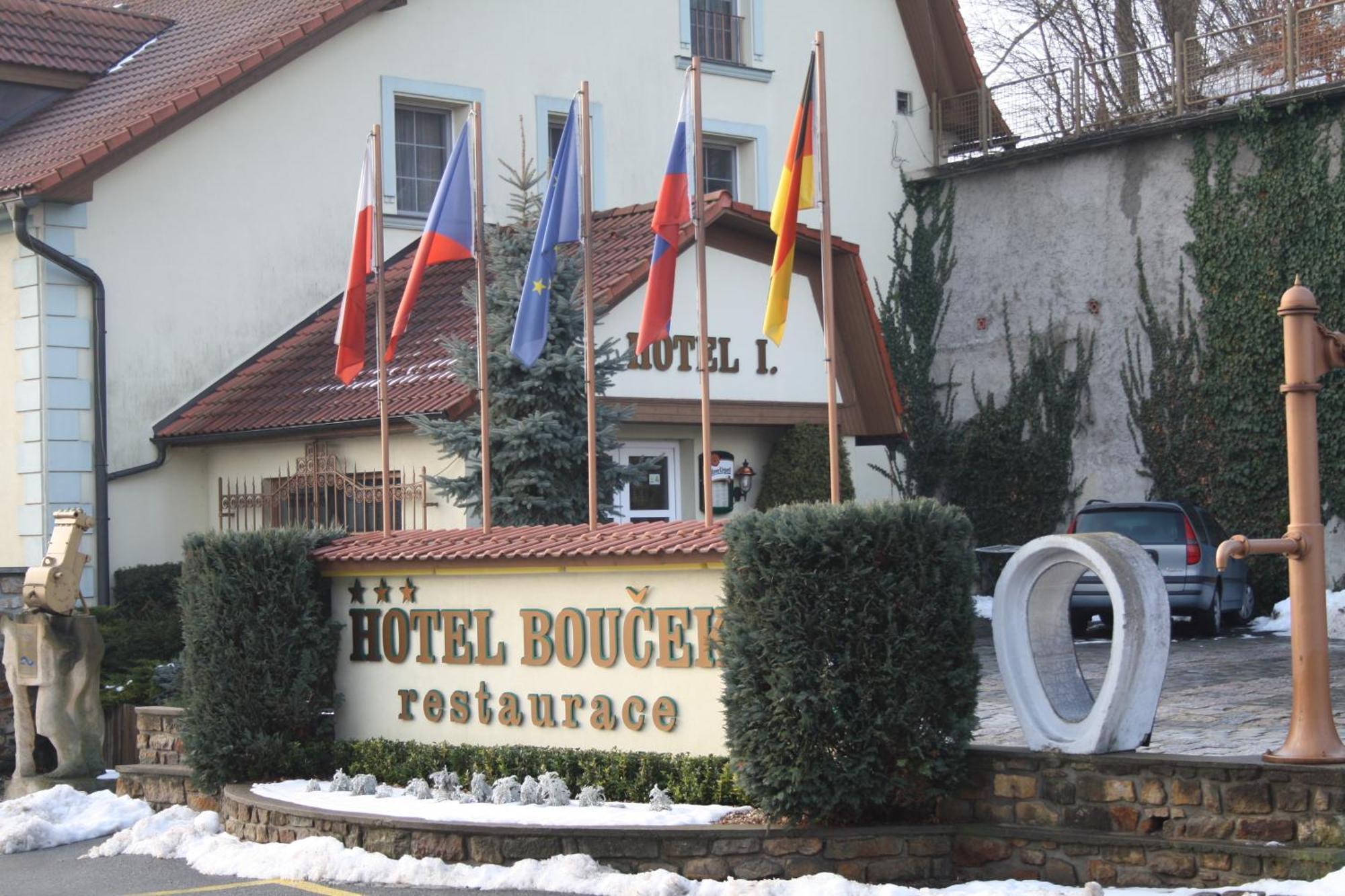 Hotel Boucek Mochov Exterior foto
