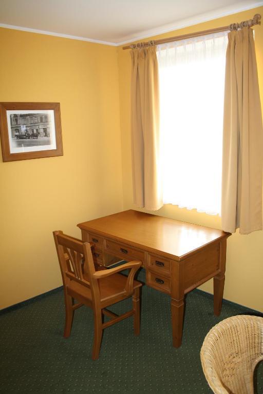 Hotel Boucek Mochov Zimmer foto